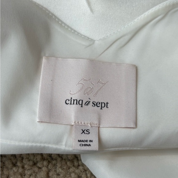 Cinq A Sept Narcissa Feather tank v neck cami Top size xs - Picture 3 of 16